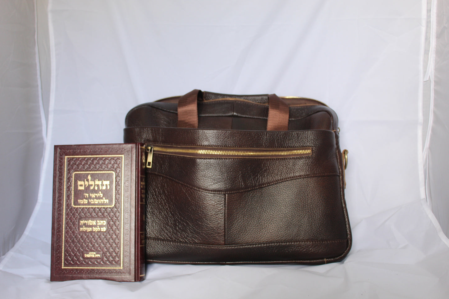 תיק עור טראמפ